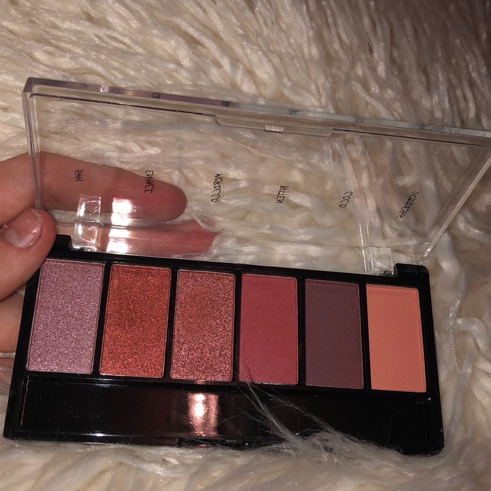 Maroon Eyeshadow Palette - Picture 2 of 3